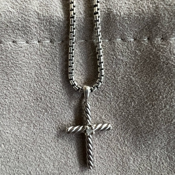David Yurman cross pendant - Picture 1 of 2